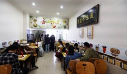 6月12日：2188元一碗天价面！杭州店主含泪晒成本：8只虾就1600元